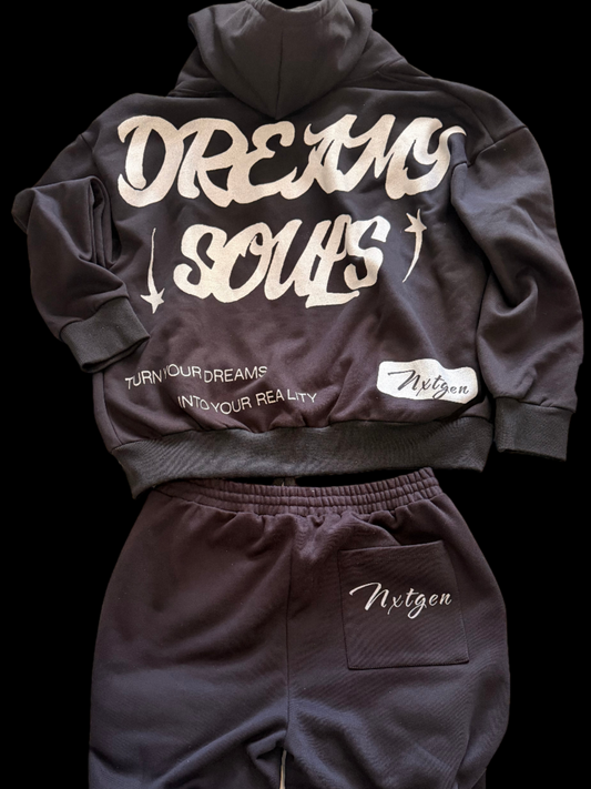 Dreamy souls sweatsuit pre order